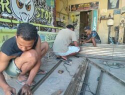 Kisah Inspiratif, Mahasiswa UNIMOR Jadi Tukang Las, Kuliah Tetap Jalan dan Mandiri