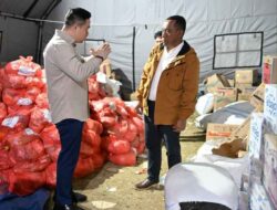 Wali Kota Kupang Antar Langsung Bantuan Rp635 Juta untuk Korban Gempa Flores