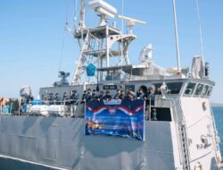 BI dan TNI AL Bawa Rupiah hingga Pulau 3T NTT, Sekaligus Salurkan Bantuan Gempa