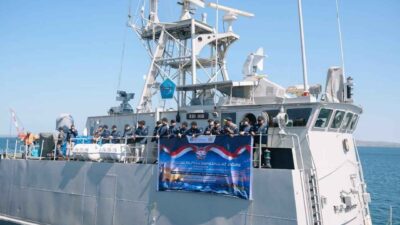 BI dan TNI AL Bawa Rupiah hingga Pulau 3T NTT, Sekaligus Salurkan Bantuan Gempa